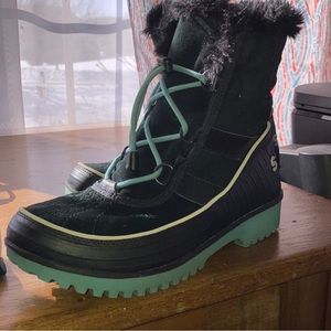 Black Sorel Boots
